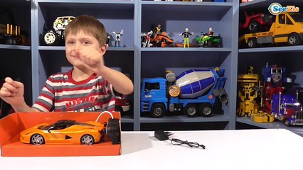 ✔ Машинки для детей. Гоночная машина Феррари. Видео для мальчиков. Игорек открывает новую игрушку ✔