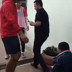 Köksal baba Trabzonlu futbolcuları dağıttı