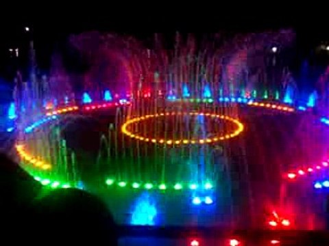 Video Air Mancur Menari (Musical Fountain) Dengan Musik Rock, Air Mancur Pegadaian Plaza