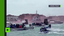 Des fumigènes sur les eaux de Venise viennent troubler le Sommet franco-italien