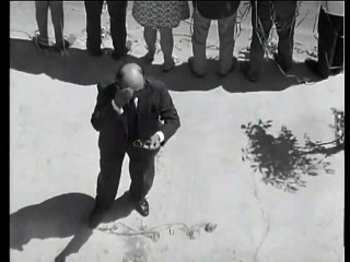 Σκηνή με ...νόημα απ` την ταινία _Οικογένεια Χωραφά_