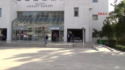 Alanya Kasadaki Parayı Alan Çalışanını 5 Kişiyle Darp Etti