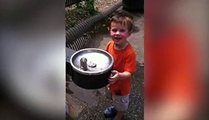 Adorable Tot Fails At Using Water Fountain