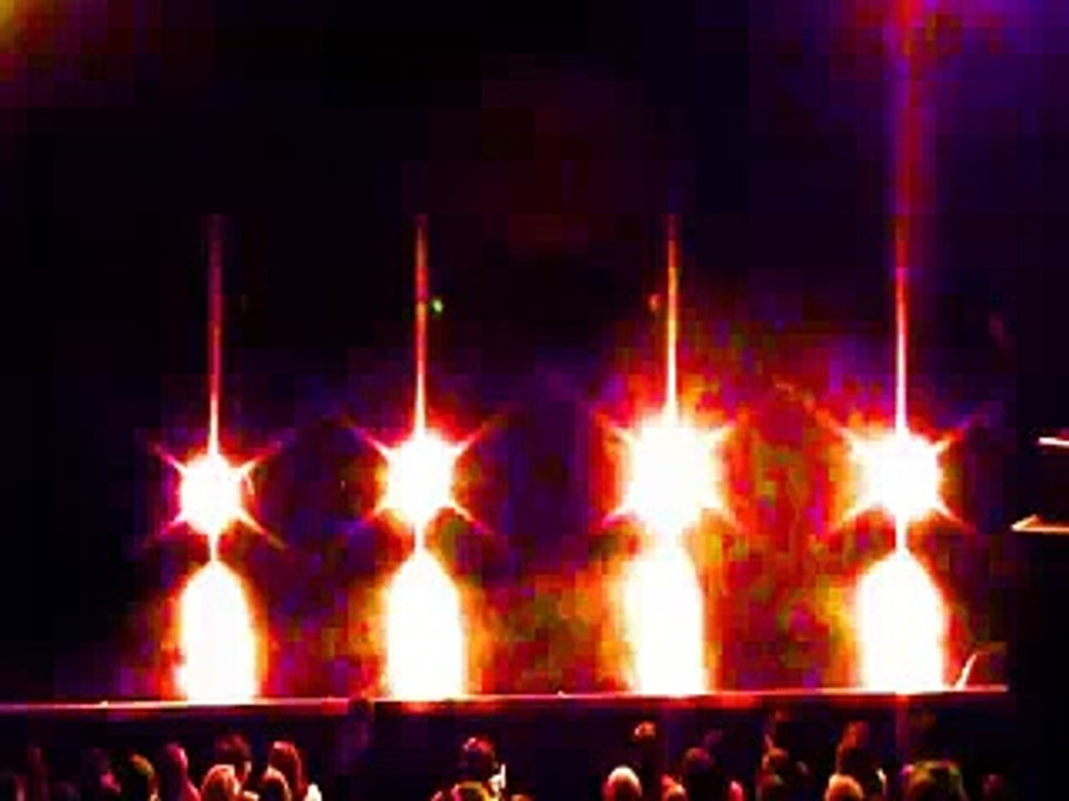Out class performance - light suit dance