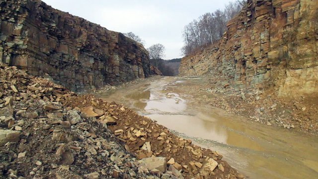 Carrière du Bois d'Anthisnes: tirs d'explosifs pour la nouvelle voie d'accès