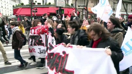 Loi Travail: des lycéens rassemblés place de la Nation