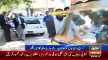 Ary News Headlines 10 March 2016 , Prisoners and Police Van Problems