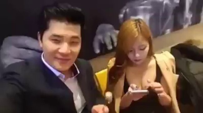 larki ko kiss krty hue a gya larki ko gusa agye ap khud dekhy