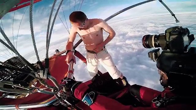 Holy Crap - Man jump from plane without parachute