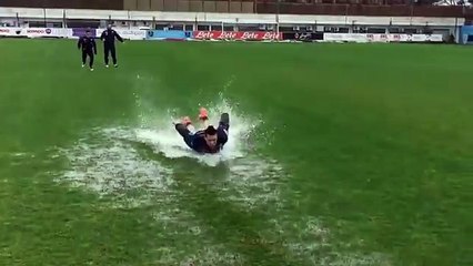 WOW- Napoli's players are playing in the 'pool'