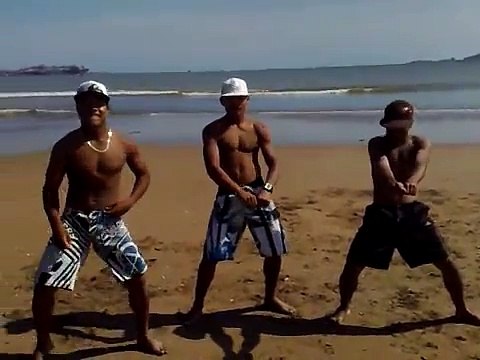 os abusados gastando na praia
