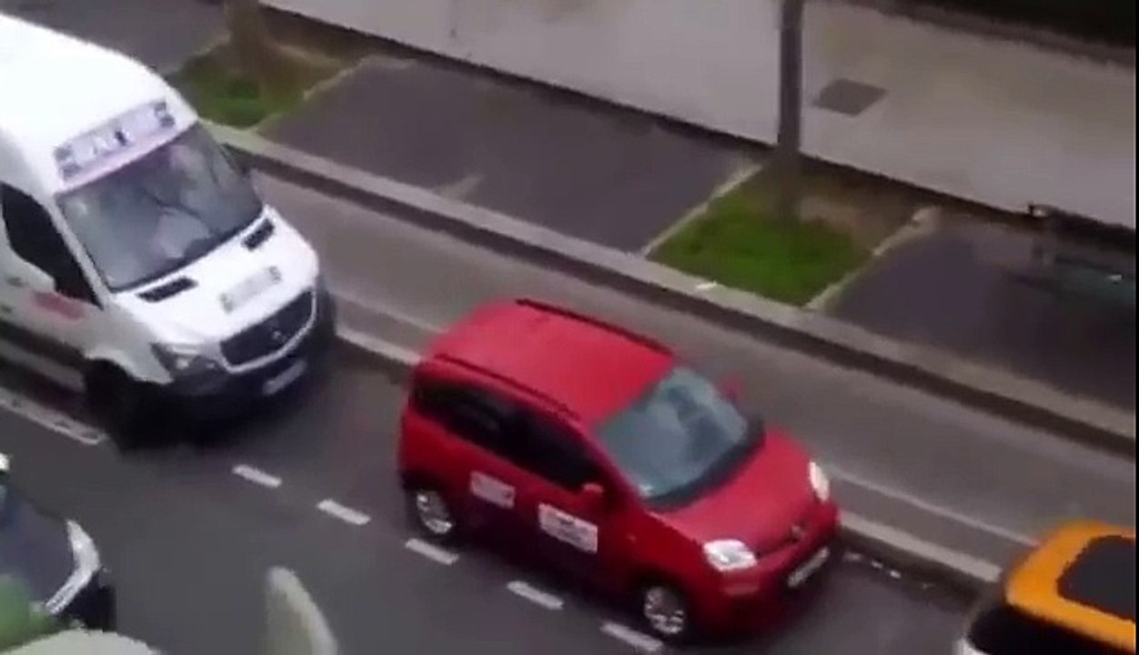 Terroristas executa policial francês!