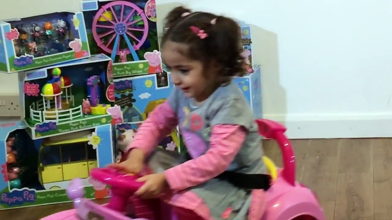 Peppa Pig Giant Egg Surprise - Peppa Pig Toys - Giant Surprise Eggs Unboxing + Kinder Surprise