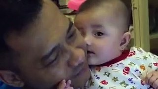 Video lucu Arsy bs kiss ayahnya 23 April 2015