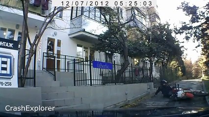 Motorcycle Crashes, Funny Fails & Lucky Drivers!