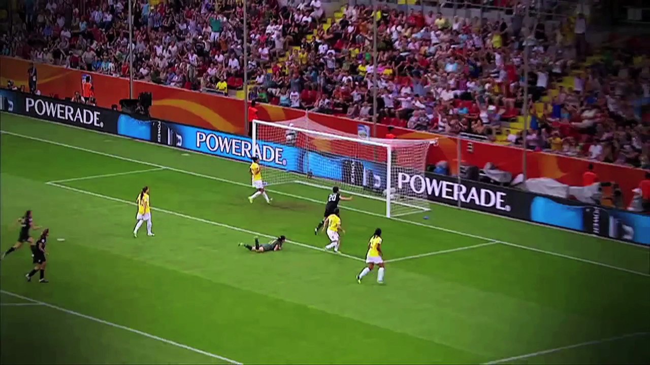 SportBuzz NEWS 01 EM20 : Messi Scooter game, Barbie Wembach, backflip Pastrana Moto