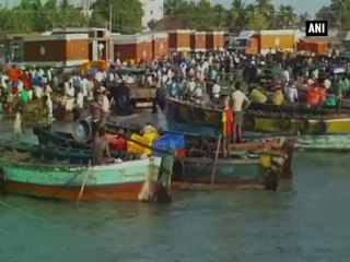 Download Video: Sri Lankan Coast guard detains 4 Indian fishermen