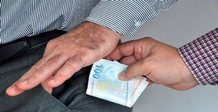 Türkiye'deki Çarpıcı Yolsuzluk Araştırması, Siyasi Partiler Ne Kadar Etkileniyor