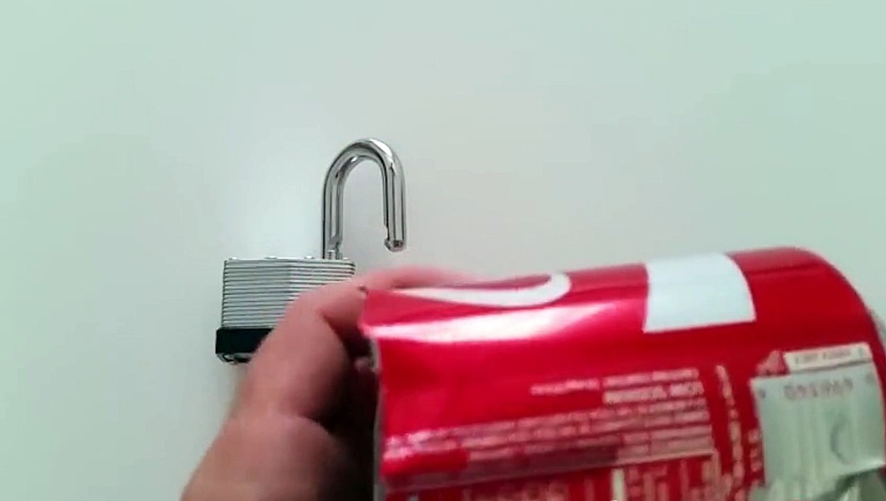 Ouvrir un cadenas avec une canette de coca - Tuto
