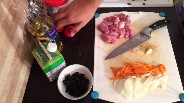 Что можно приготовить из курицы. Курица с черносливом!