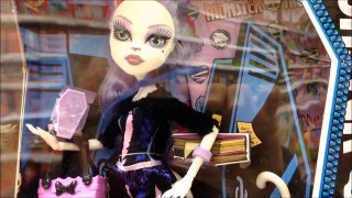 2015 Store view up close of CATRINE DEMEW MONSTER HIGH DOLL