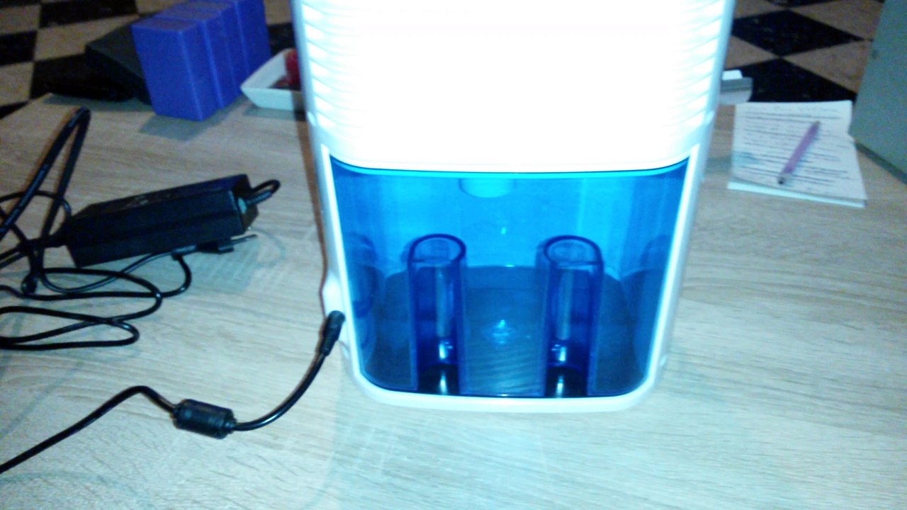 Déshumidificateur Peltier compact à lumière UV