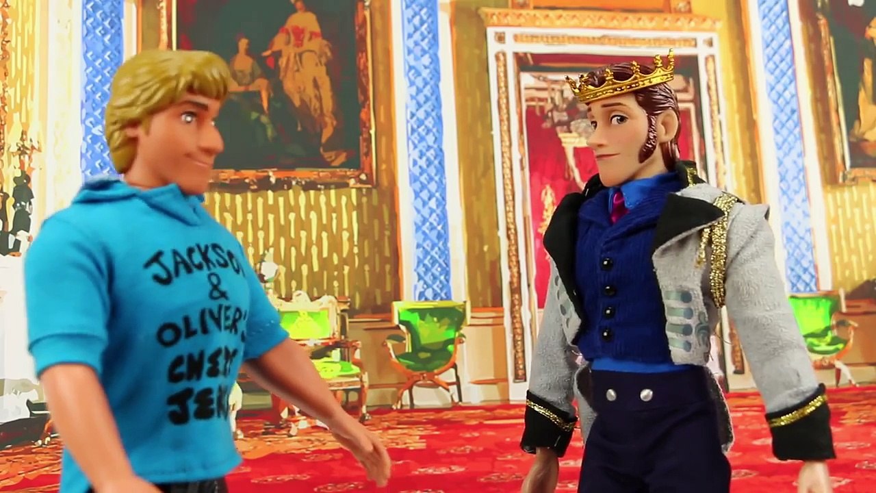 Kristoff Saves Anna & Elsa and Puts King Hans in the Trash. DisneyToysFan