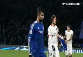 Chelsea - PSG: Hazard et Di Maria échangent leurs maillots à la mi-temps