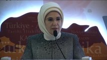 Emine Erdoğan Afrika'ya Ait Yöresel Yemeklerin Bulunduğu Stantları Gezdi