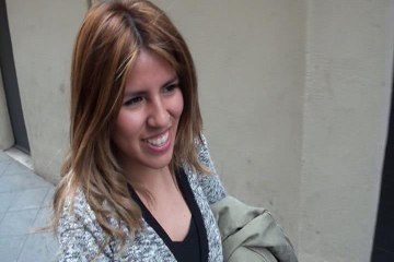 Chabelita entre su madre Isabel y su niñera Dulce