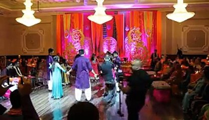 Best Mehndi Dance 2015 - Zaid and Anza - Surprise Groom Performance - Video Dailymotion