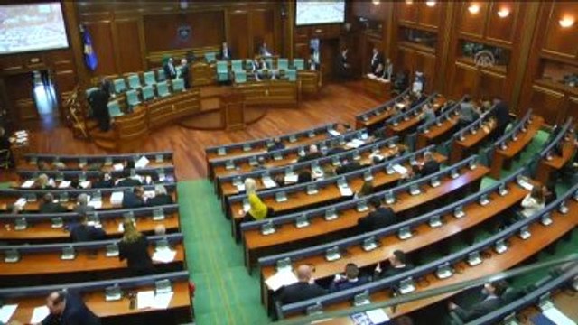 Kosova Meclisinde Yeniden Gaz Bombası Atıldı