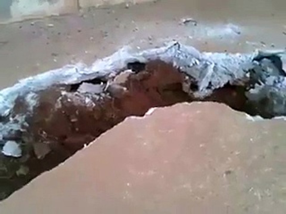 Evin Zeminindeki Taşları Kaldırınca Bakın Ne Çıktı! Yok Böyl