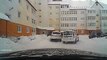 Сход снега с крыши. мужик чудом остался жив - Видео Dailymotion