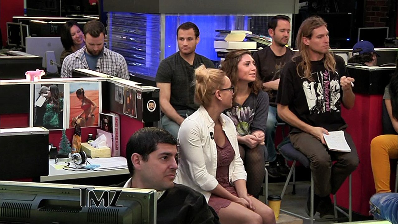 Taylor Swift -- Canoodling with Harry Styles!?