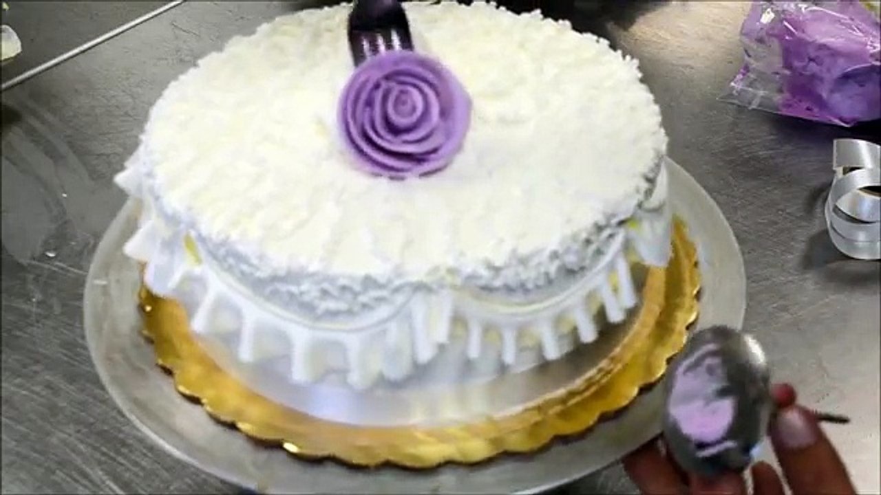 How to make a perfect and easy purple birthday cake tutorial