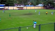 Increíble patada del arquero al arbitro por la espalda copa Perú 2015