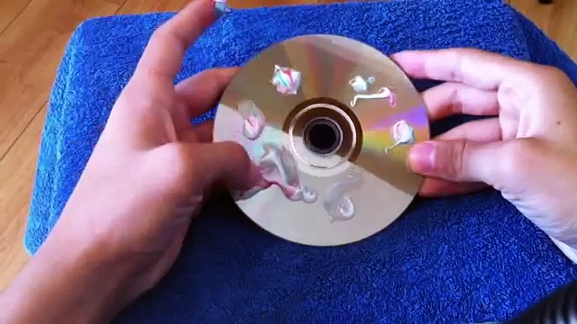 Réparer un CD rayé grâce au dentifrice _ - Vidéo Dailymotion