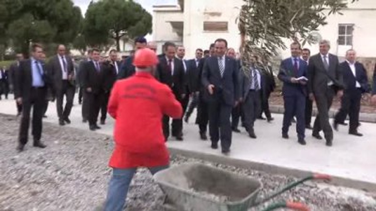 Adalet Bakanı Bekir Bozdağ Foça Açık Ceza İnfaz Kurumu'nu Ziyaret Etti