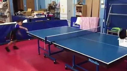 Kids play table tennis!
