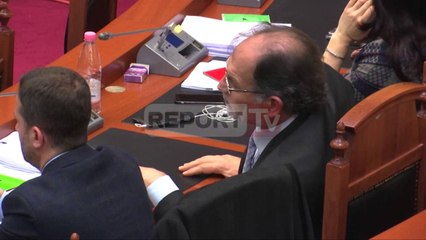 Report TV - Kokëdhima ofendon Berishën, ja gjesti i tij në seancë