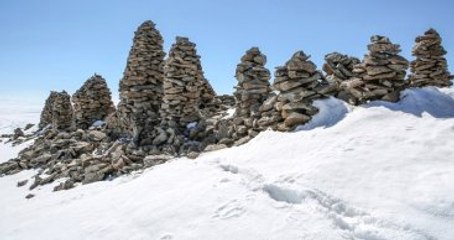 Van'da 2 Bin 700 Rakımlı Tepede Gizemli Keşif