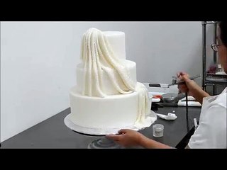 Wedding cake piping - Clear piping design on wedding cake