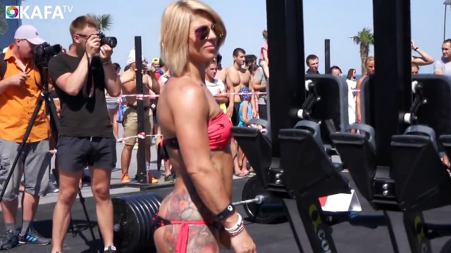 Les plus belles filles en bikini au monde se trouvent sur les plages d'Odessa en Ukraine