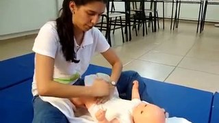 Aprenda a fazer a Shantala em seu bebê