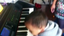 Twinkle twinkle little star: two Dutch cousins playing piano and singing