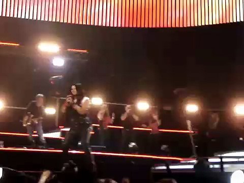 Laura Pausini san siro 2 giugno dal prato prime file
