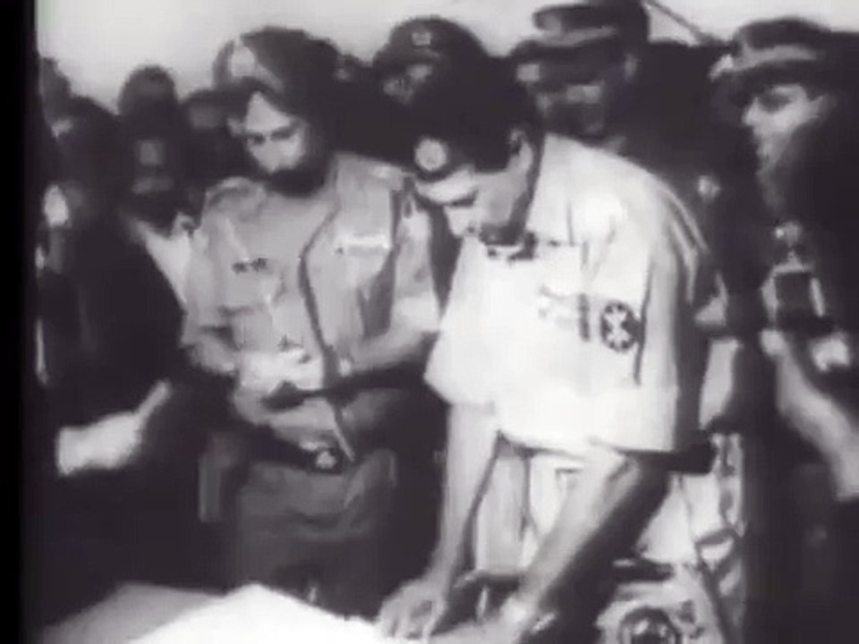 Lt Gen Jagjit Singh Aurora Making Pakistan Army Surrender