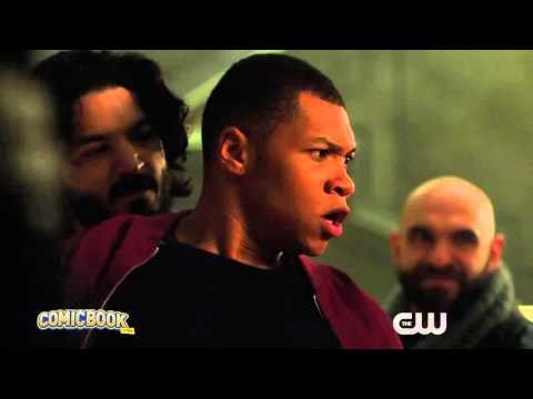 Legends of Tomorrow: 'Marooned' Exclusive Clip!