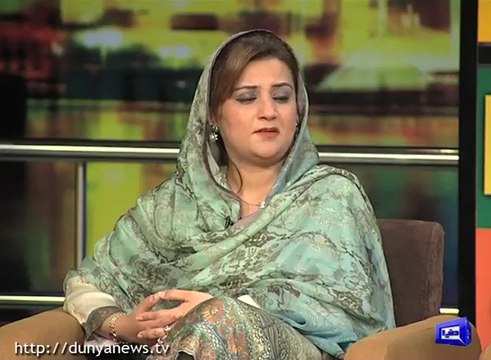 Poetry in Mazaaq Raat and Teary Eyes of Uzma Bukhari of PMLN